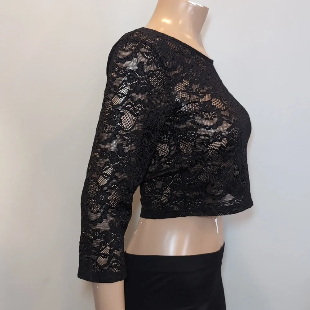 ❌SOLD❌ Aritzia Lace Crop Top 3/4 Sleeve Ballet U-Back Sheer Stretchy Fitted - Picture 8 of 11